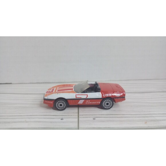 1983 Matchbox '84 Chevrolet Corvette Convertible Car 1:64 Diecast - Picture 2 of 7